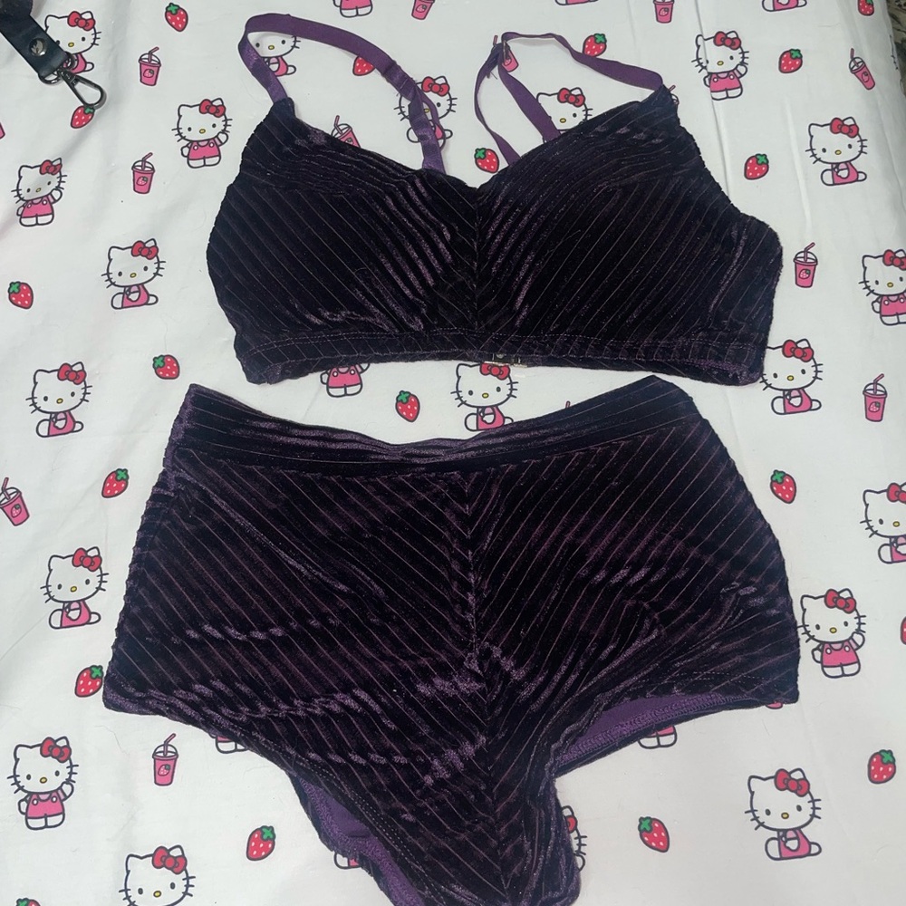 Luna lae purple velvet pole sport set